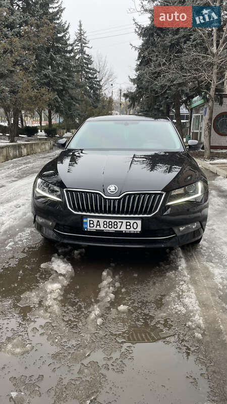 Лифтбек Skoda Superb 2017 в Кропивницком