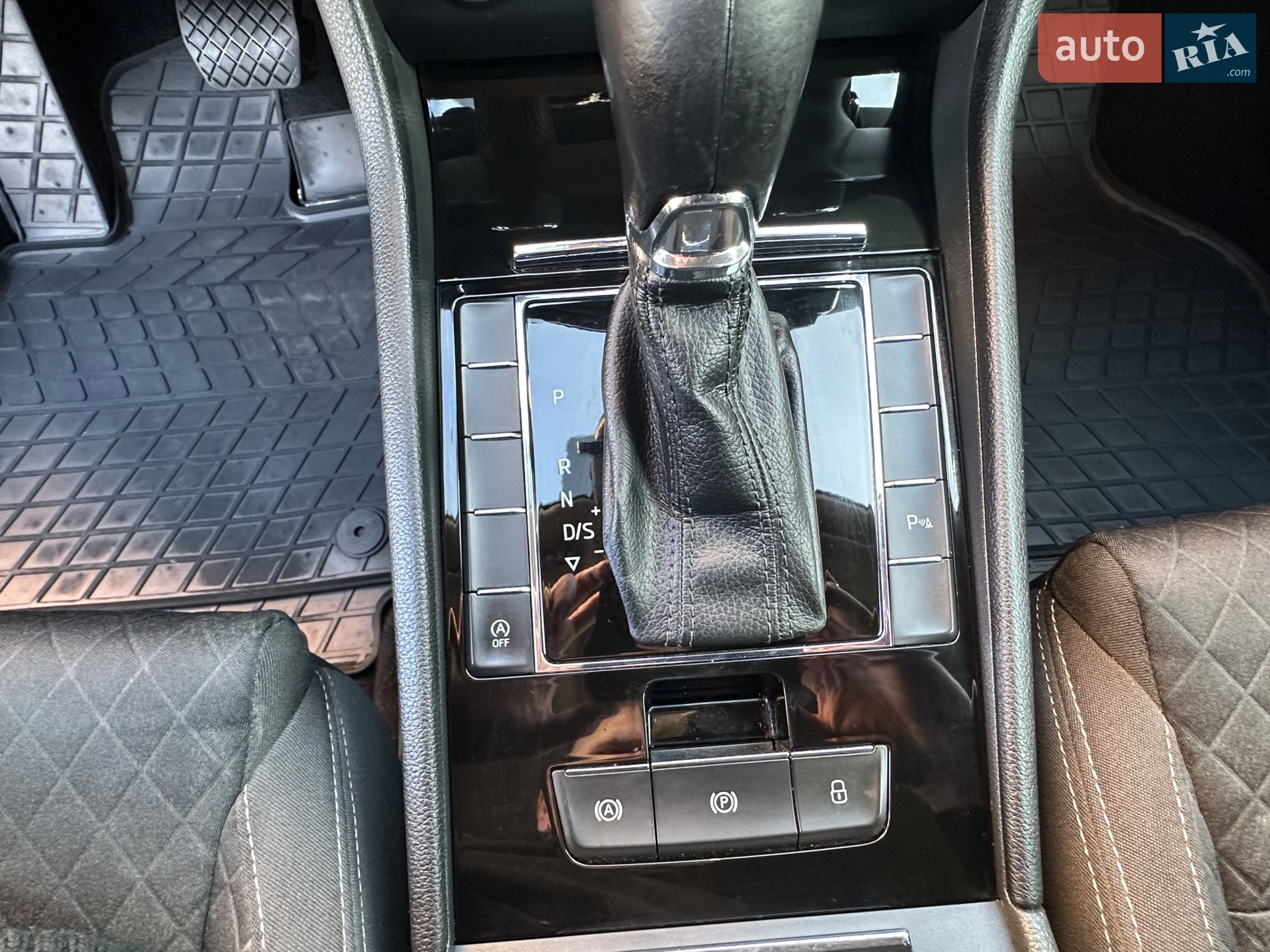 2016 Skoda Superb - мініатюра 16