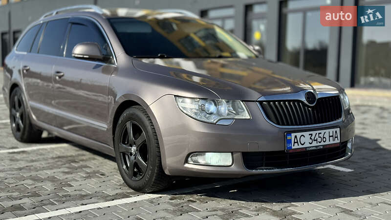 Універсал Skoda Superb 2010 в Луцьку