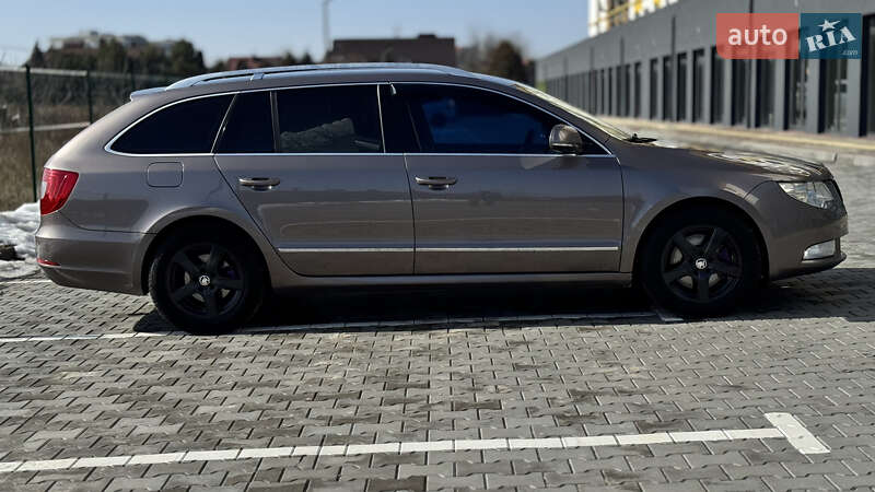 Універсал Skoda Superb 2010 в Луцьку