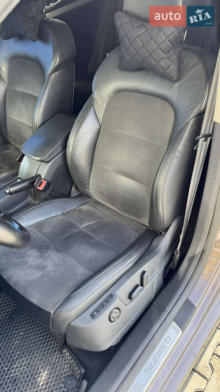 Універсал Skoda Superb 2010 в Луцьку