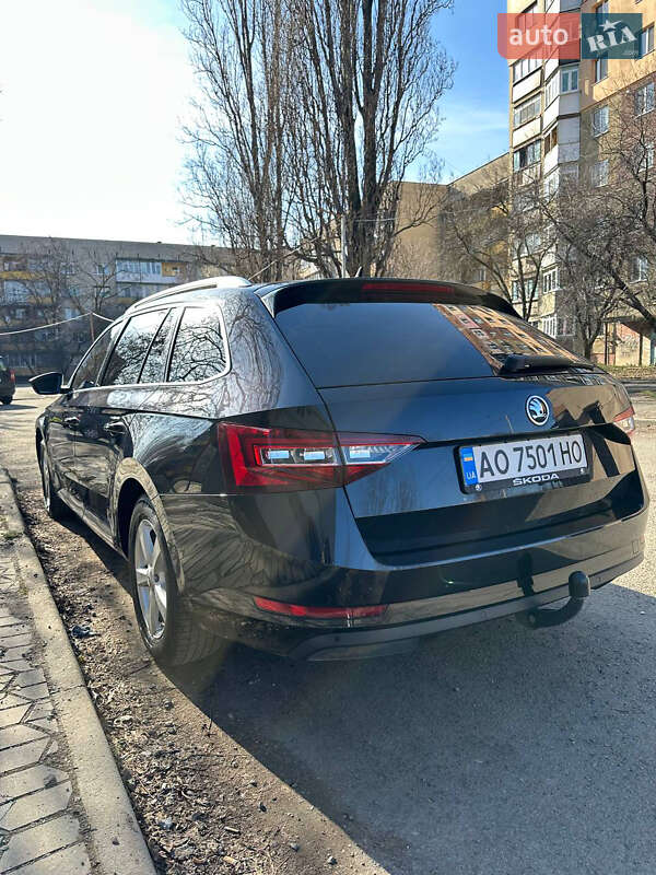 Универсал Skoda Superb 2017 в Ужгороде