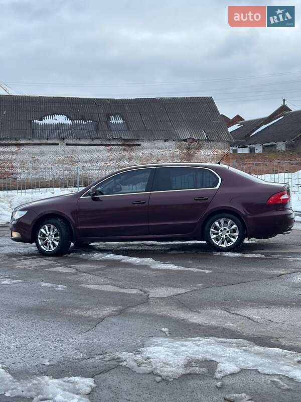 Лифтбек Skoda Superb 2009 в Ромнах
