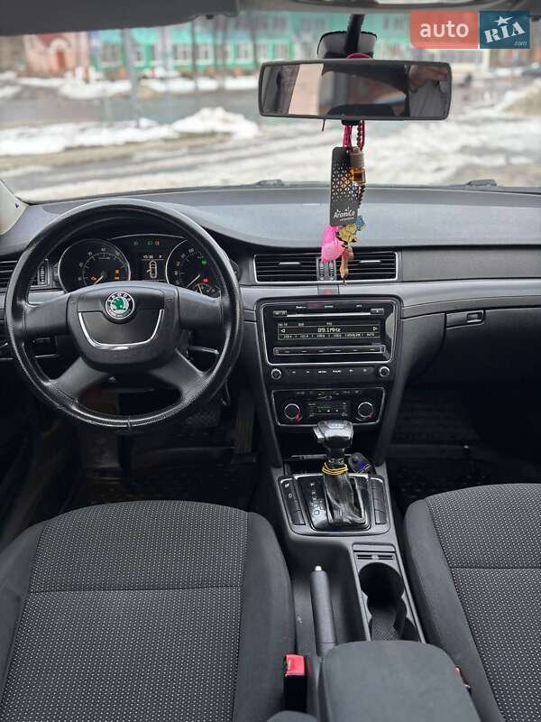 Лифтбек Skoda Superb 2009 в Ромнах