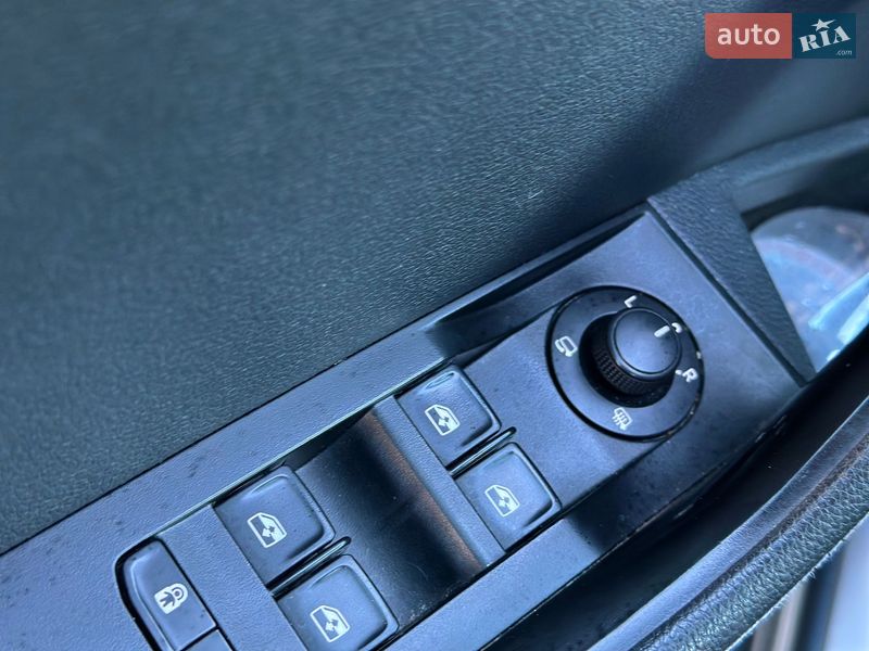 Лифтбек Skoda Superb 2019 в Ужгороде