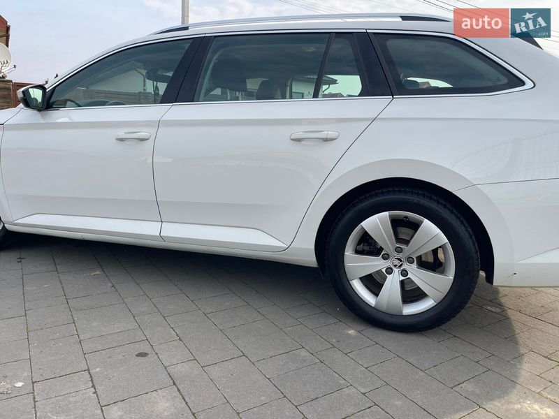 Універсал Skoda Superb 2016 в Ужгороді