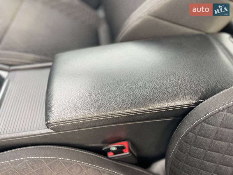 Універсал Skoda Superb 2016 в Ужгороді