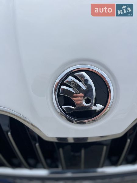 Універсал Skoda Superb 2016 в Ужгороді