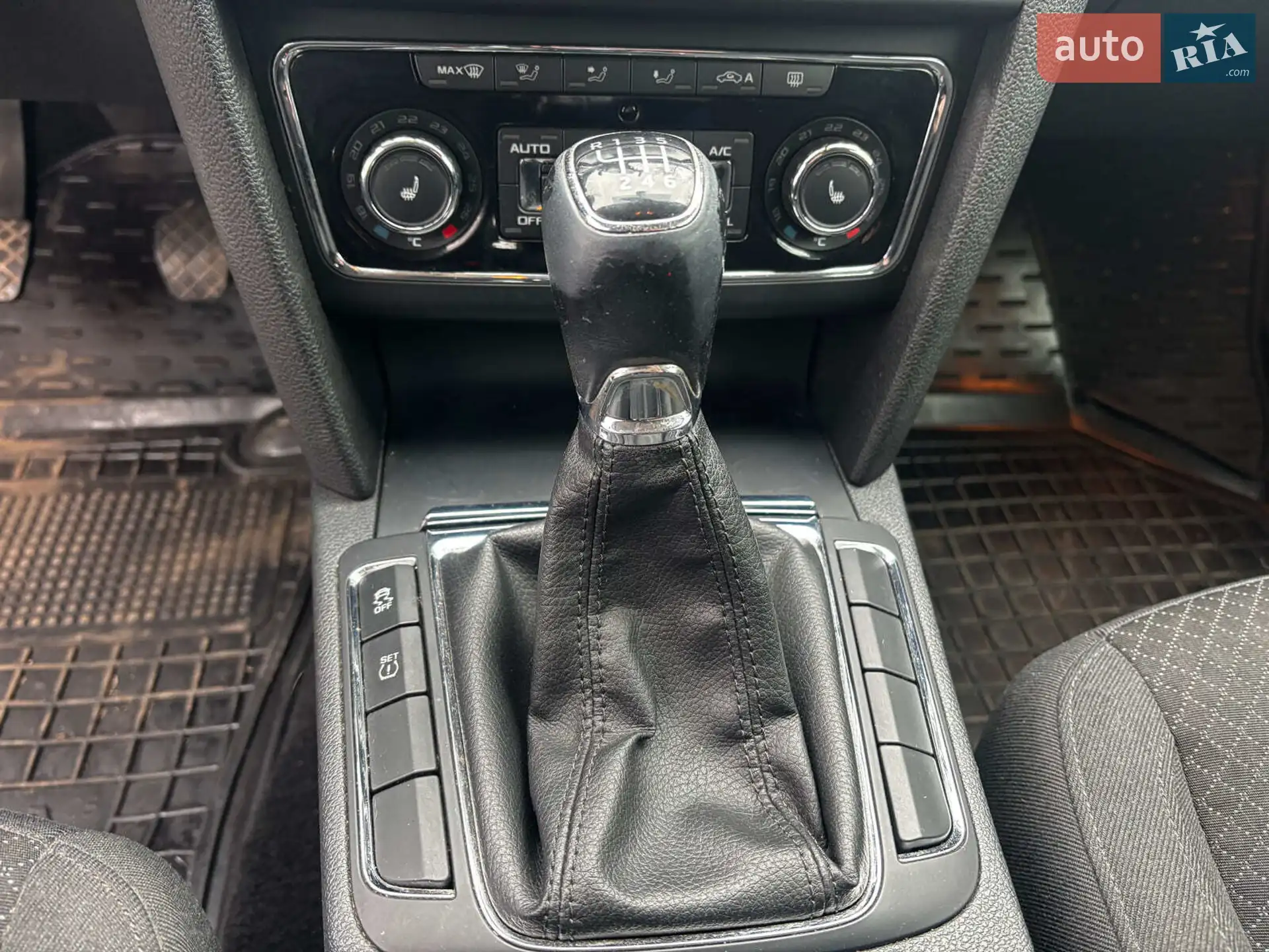 2013 Skoda Superb - мініатюра 25