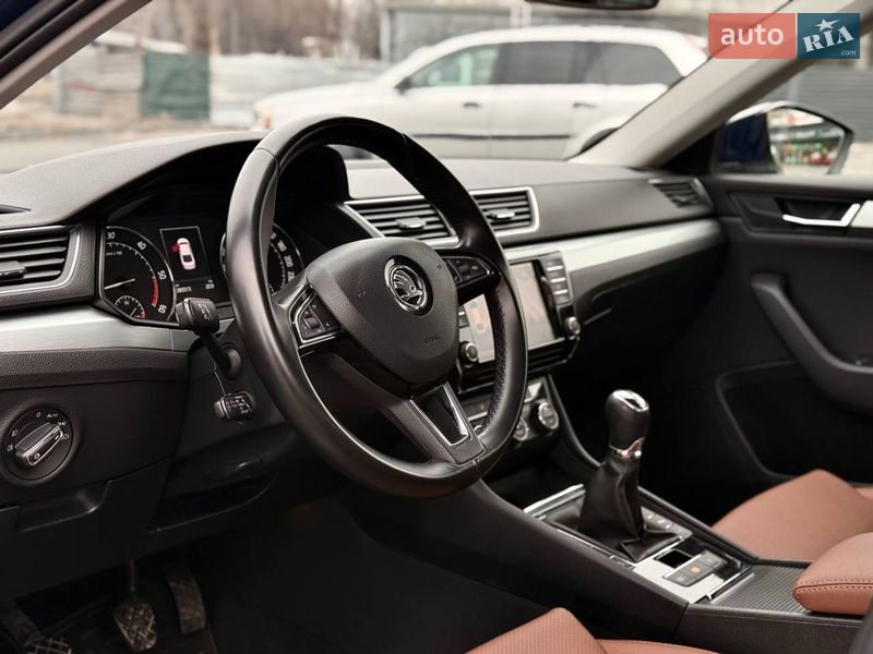 Лифтбек Skoda Superb 2015 в Кривом Роге