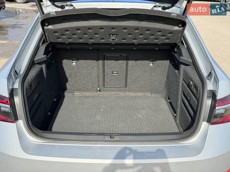 Лифтбек Skoda Superb 2022 в Киеве