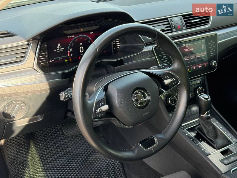 Лифтбек Skoda Superb 2022 в Киеве