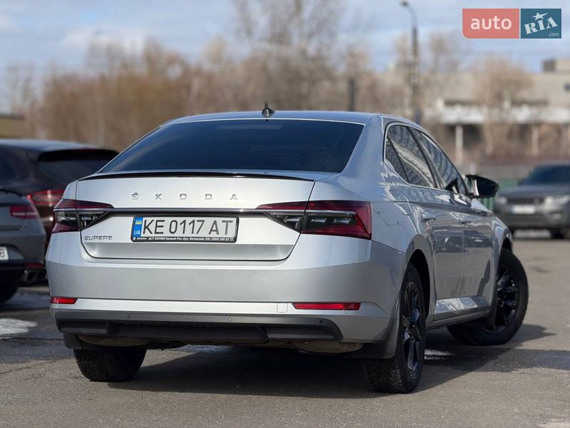 Лифтбек Skoda Superb 2022 в Киеве