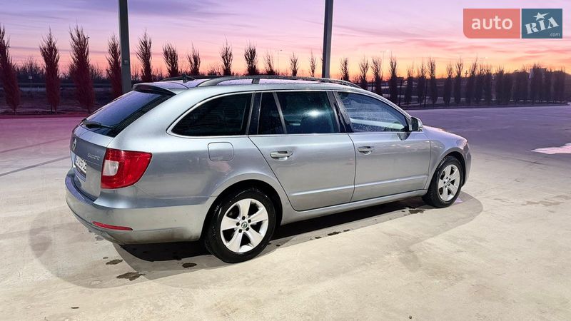 Универсал Skoda Superb 2012 в Ужгороде