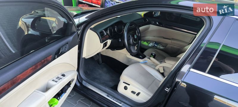 Лифтбек Skoda Superb 2009 в Буче