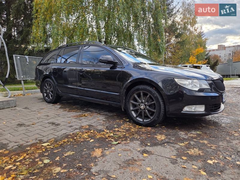 Універсал Skoda Superb 2013 в Луцьку