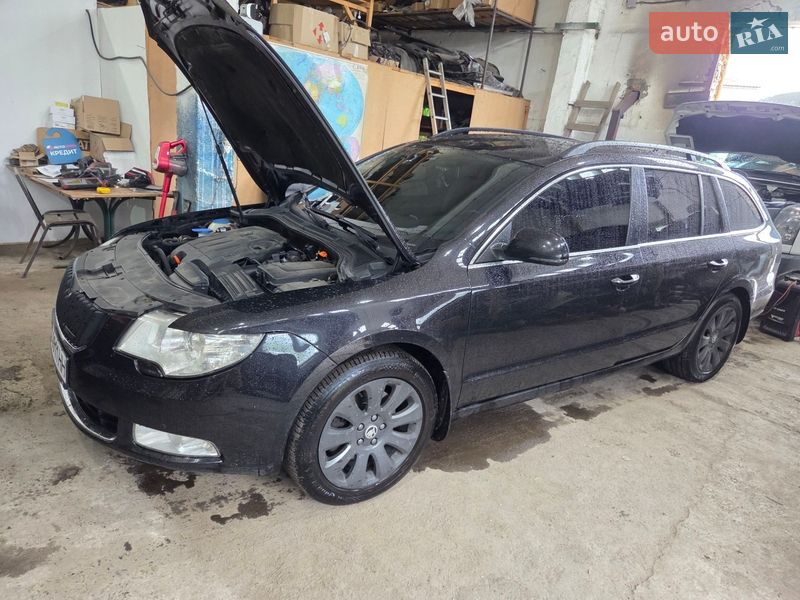 Універсал Skoda Superb 2013 в Луцьку