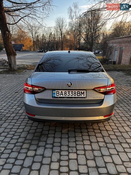 Лифтбек Skoda Superb 2016 в Луцке