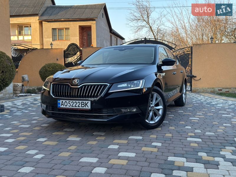 Лифтбек Skoda Superb 2015 в Тячеве