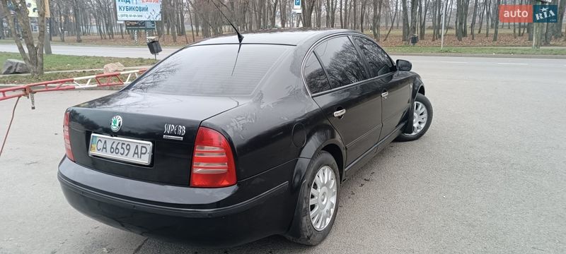 Лифтбек Skoda Superb 2003 в Умани