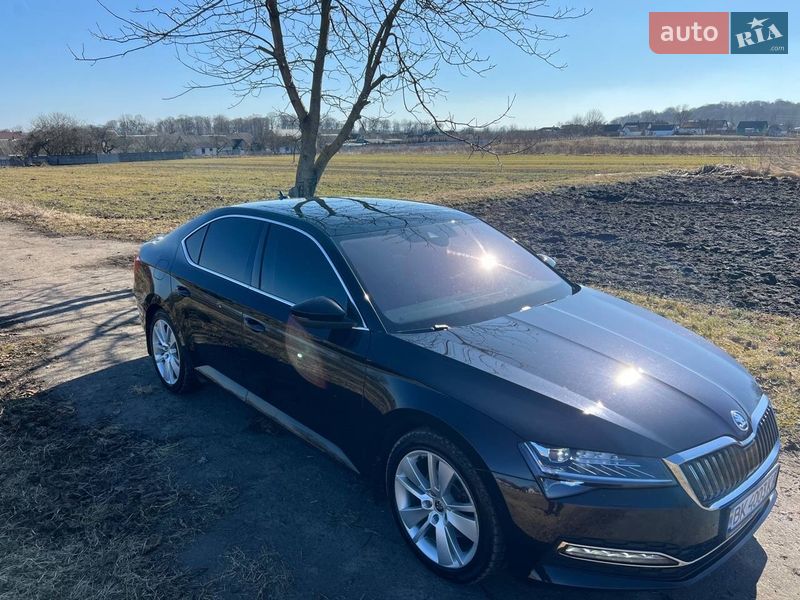 Лифтбек Skoda Superb 2022 в Ровно