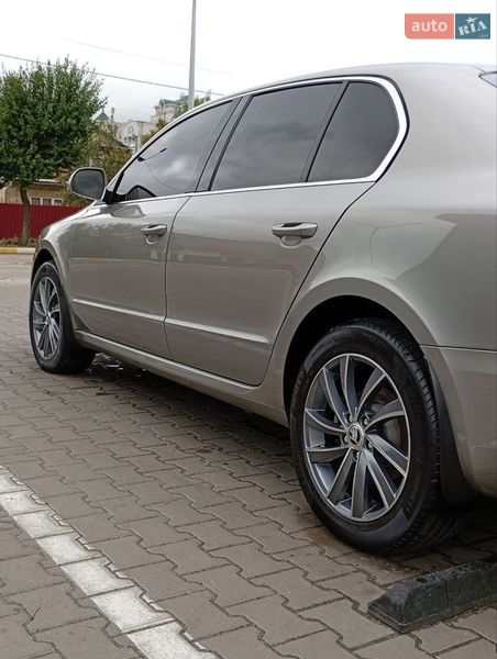 Лифтбек Skoda Superb 2009 в Киеве