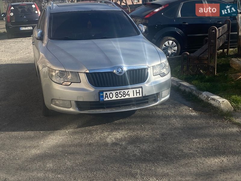 Универсал Skoda Superb 2011 в Мукачево