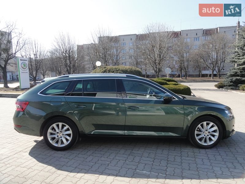 Універсал Skoda Superb 2020 в Луцьку