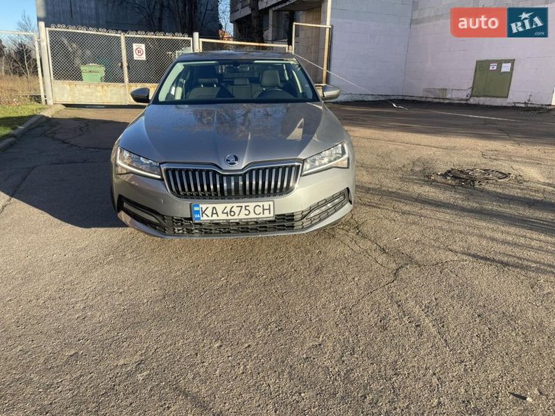 Лифтбек Skoda Superb 2019 в Киеве