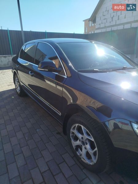 Лифтбек Skoda Superb 2012 в Ичне