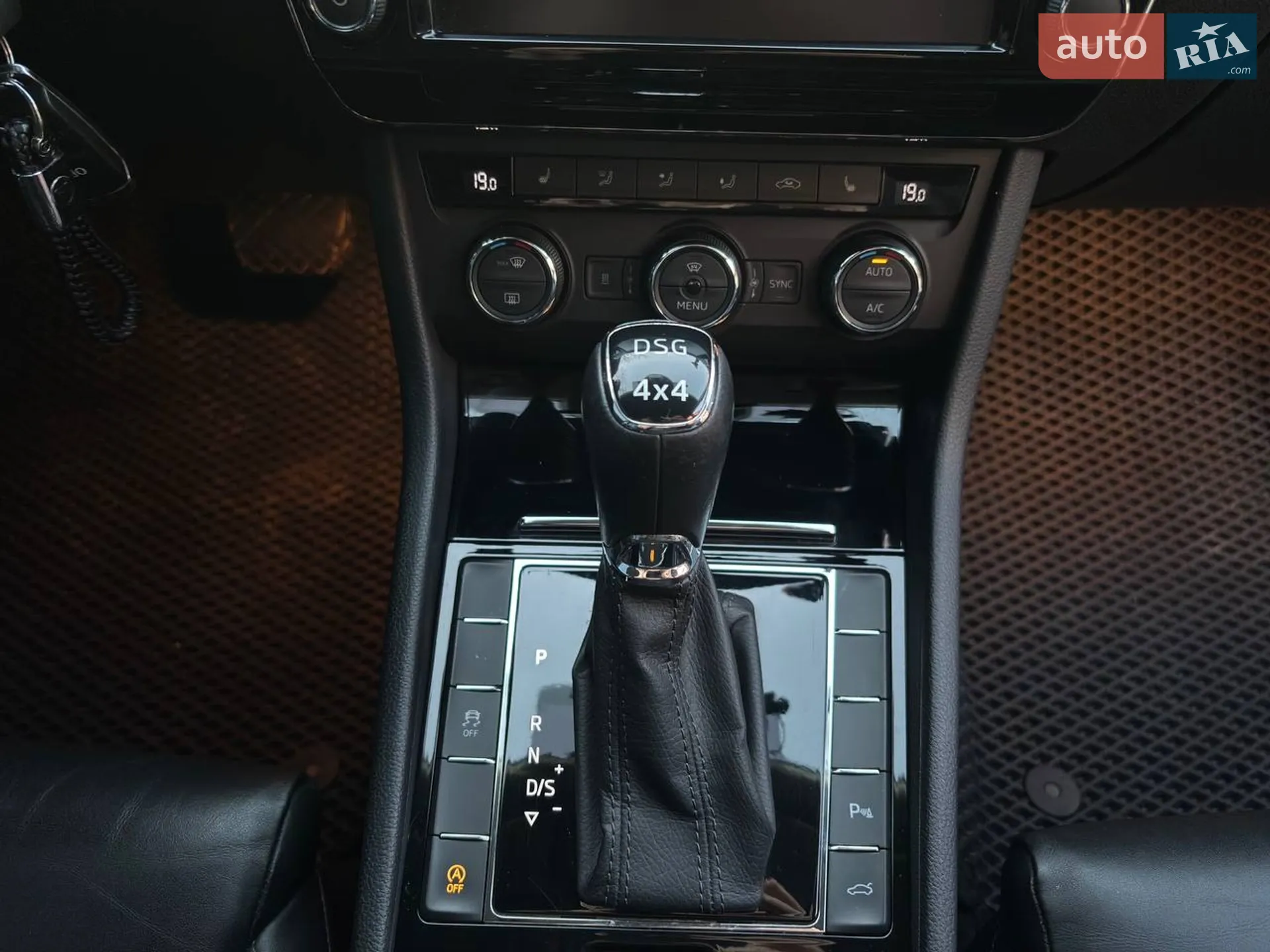 2017 Skoda Superb - мініатюра 34