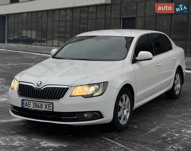 Лифтбек Skoda Superb 2013 в Днепре