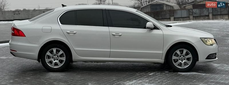 Лифтбек Skoda Superb 2013 в Днепре