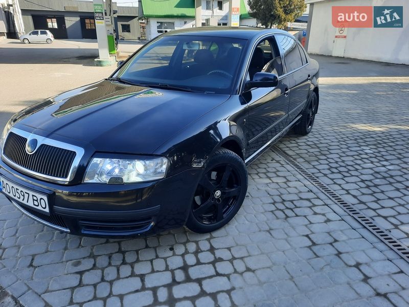 Лифтбек Skoda Superb 2006 в Рахове