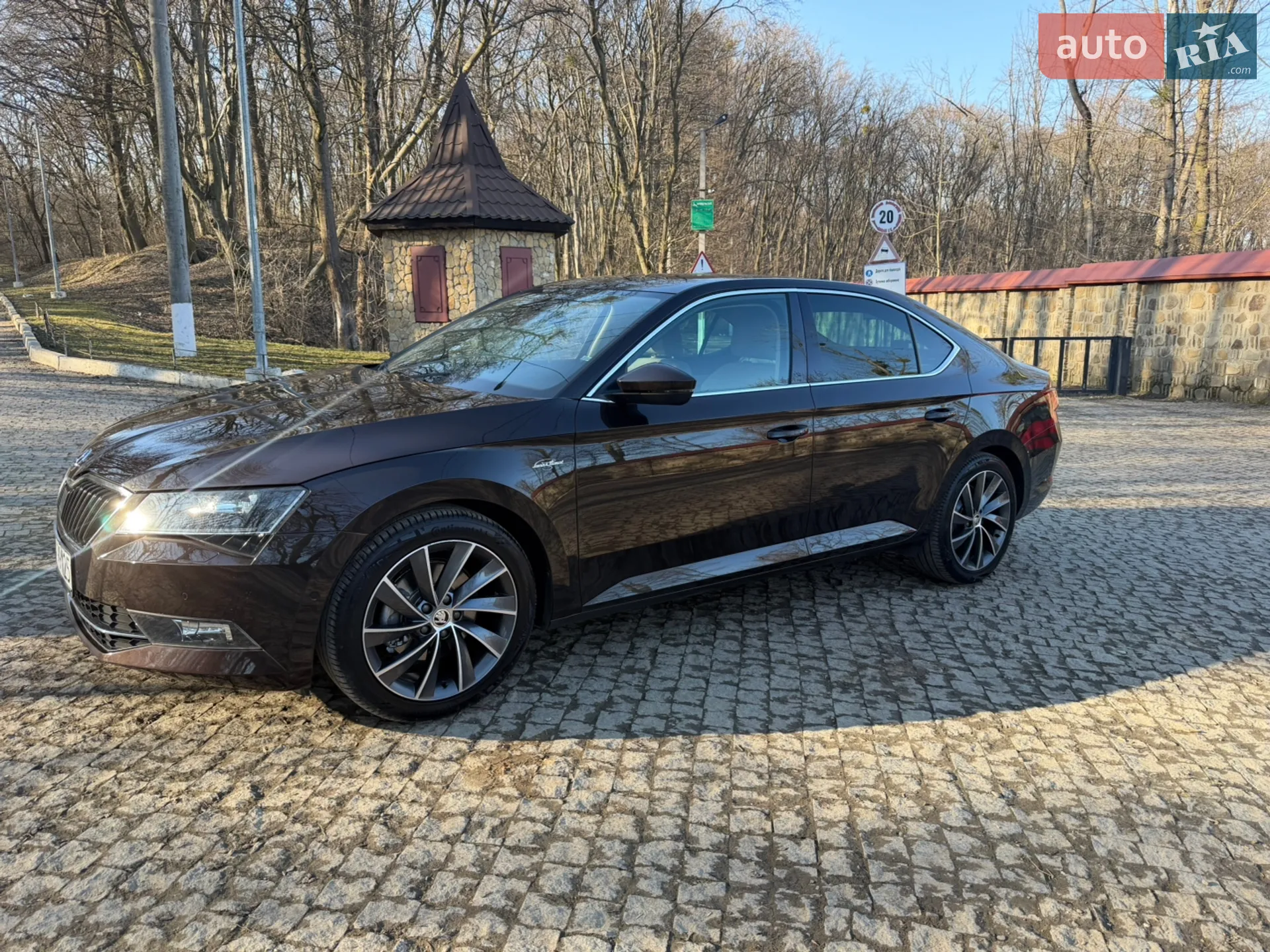 2016 Skoda Superb - мініатюра 2