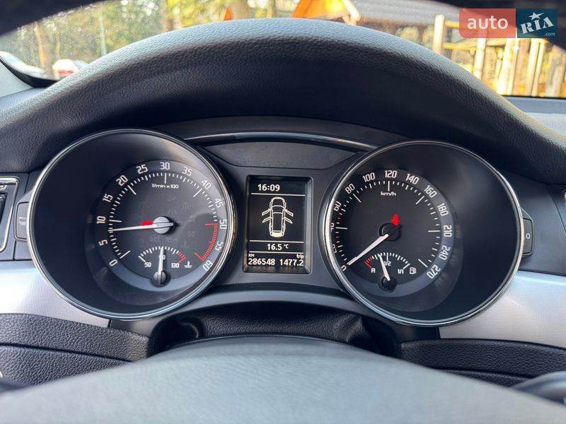 Универсал Skoda Superb 2012 в Дрогобыче