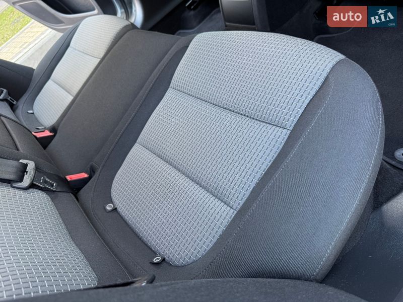 Универсал Skoda Superb 2012 в Дрогобыче