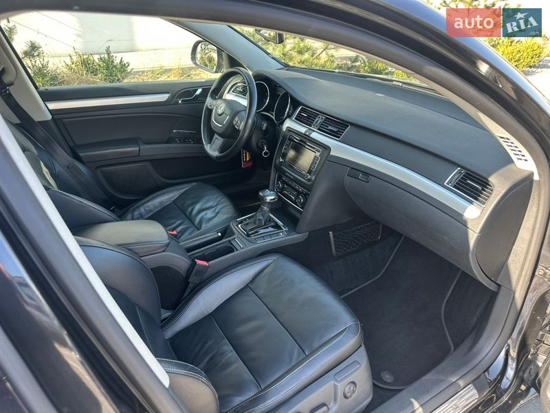 Универсал Skoda Superb 2010 в Луцке