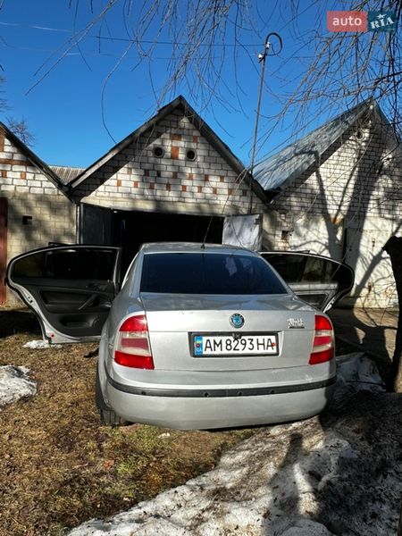 Лифтбек Skoda Superb 2006 в Житомире