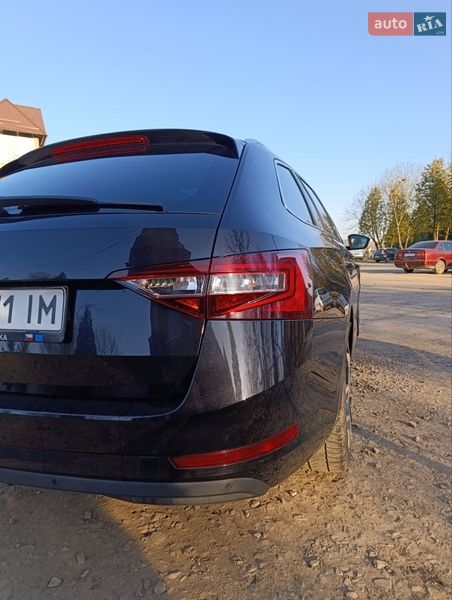 Універсал Skoda Superb 2016 в Отинії