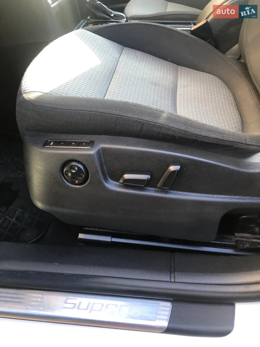 2011 Skoda Superb - мініатюра 8