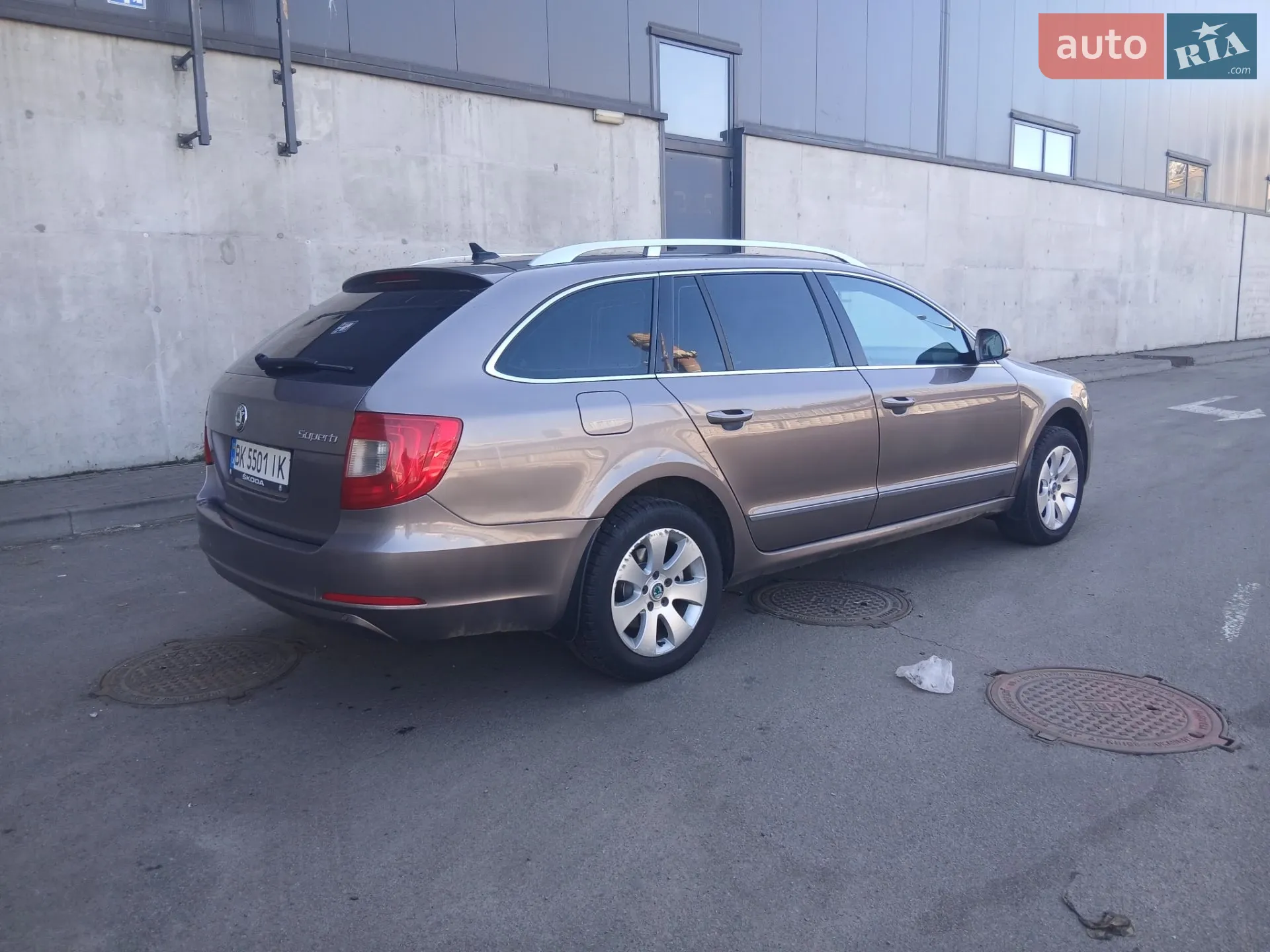 2010 Skoda Superb - мініатюра 6