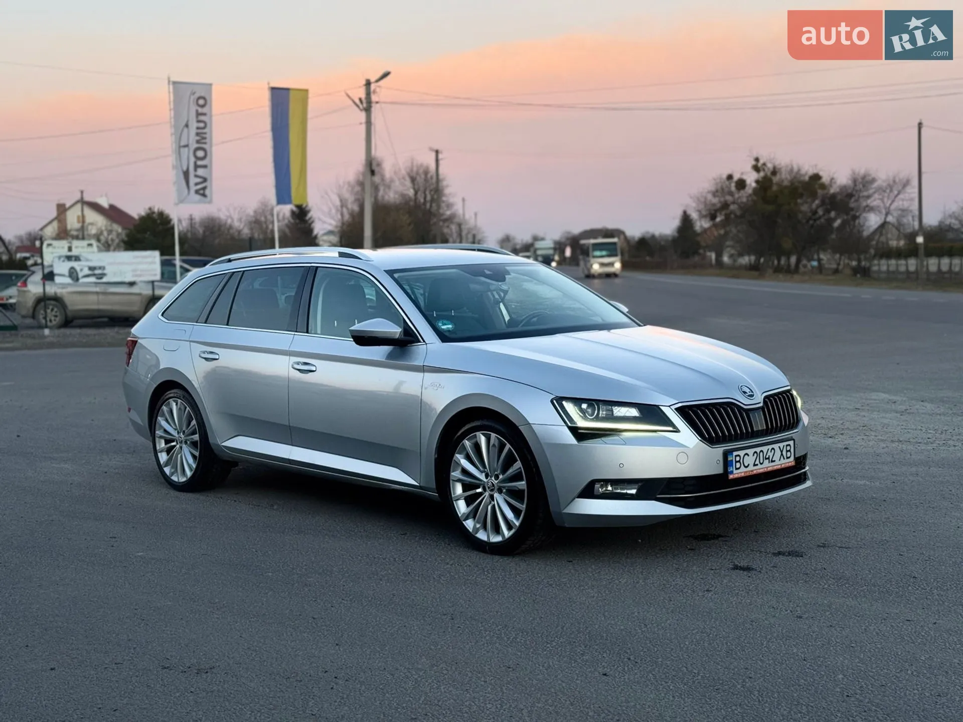 2019 Skoda Superb - мініатюра 2