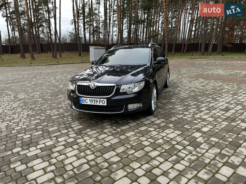 Універсал Skoda Superb 2011 в Новояворівську