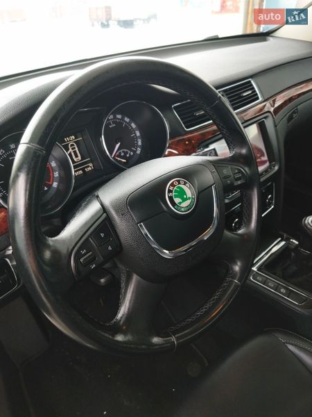 Универсал Skoda Superb 2012 в Барышевке
