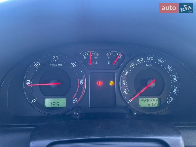 Лифтбек Skoda Superb 2004 в Стрые