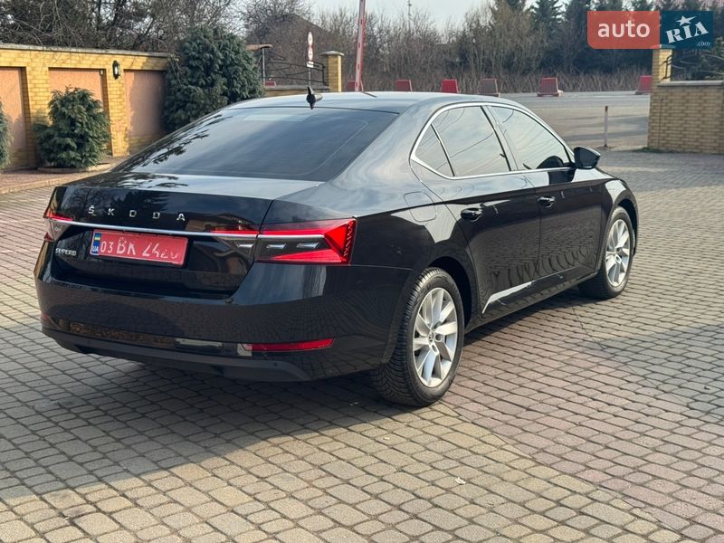 Лифтбек Skoda Superb 2023 в Мукачево