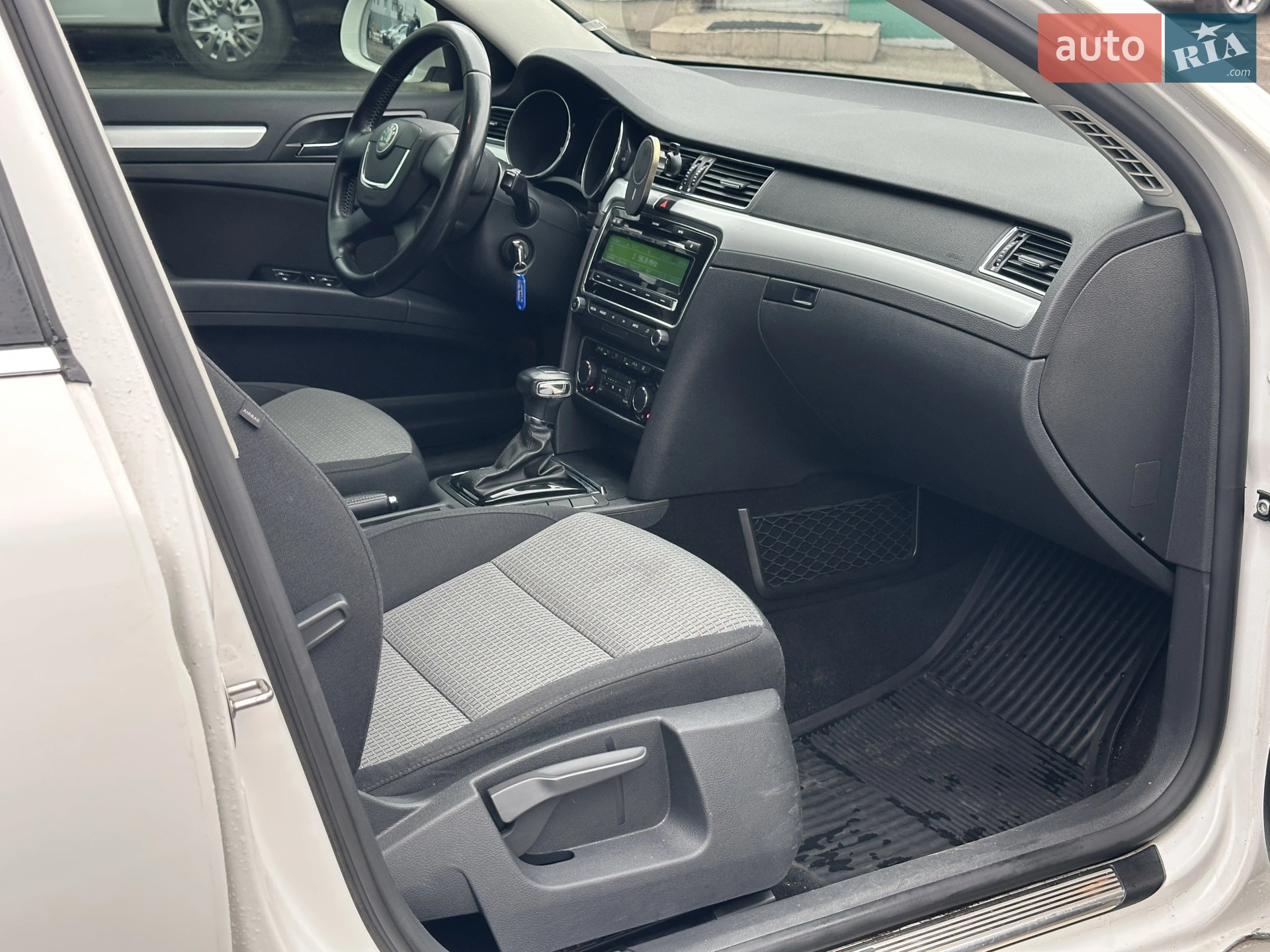 2012 Skoda Superb - мініатюра 23