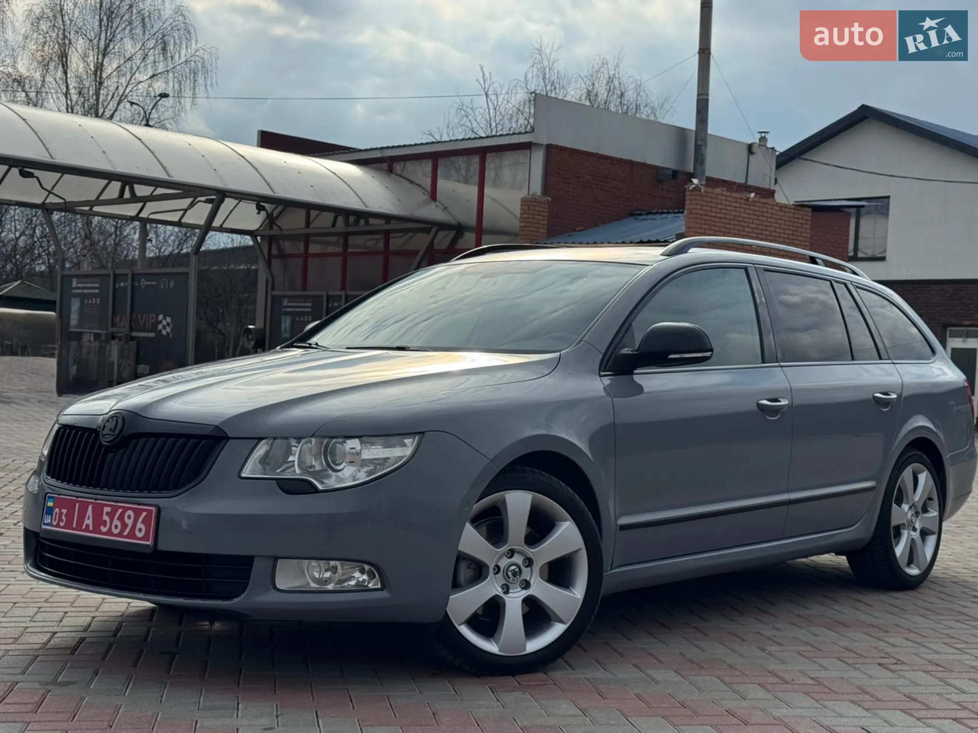 2011 Skoda Superb - фото 1
