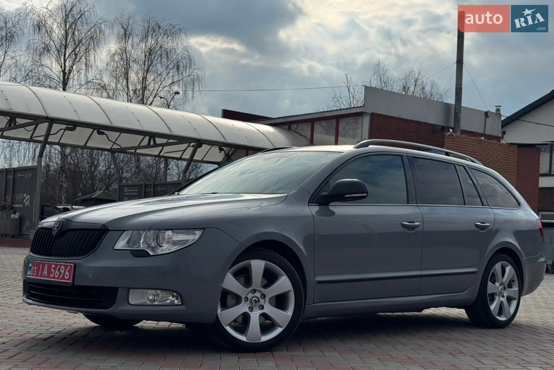 2011 Skoda Superb - мініатюра 3